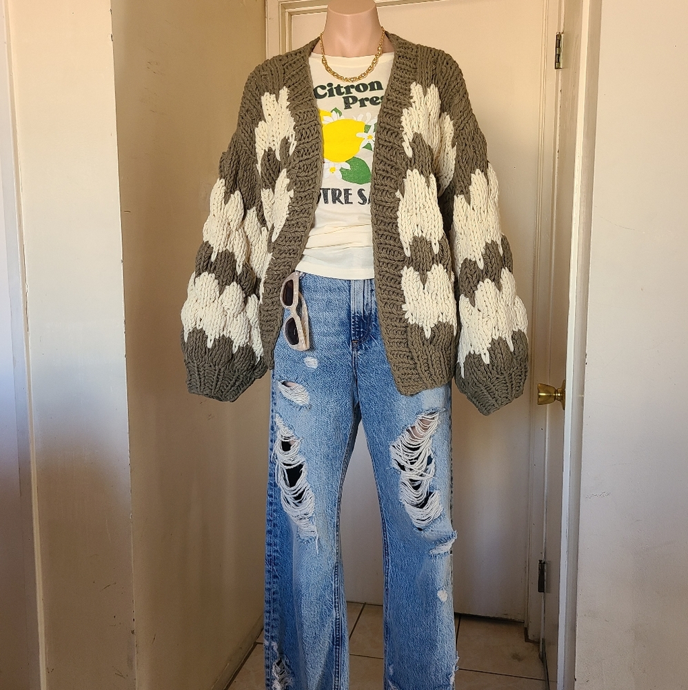 🆕️The Loren//Thick knitted Cardi - Picture 1 of 5